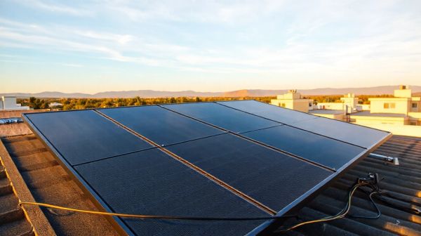 Top astuces surprenantes pour optimiser vos panneaux solaires